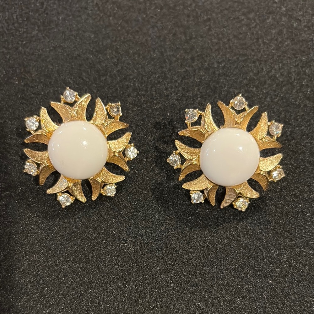 Sarah Coventry Gold and White Pearl Earrings